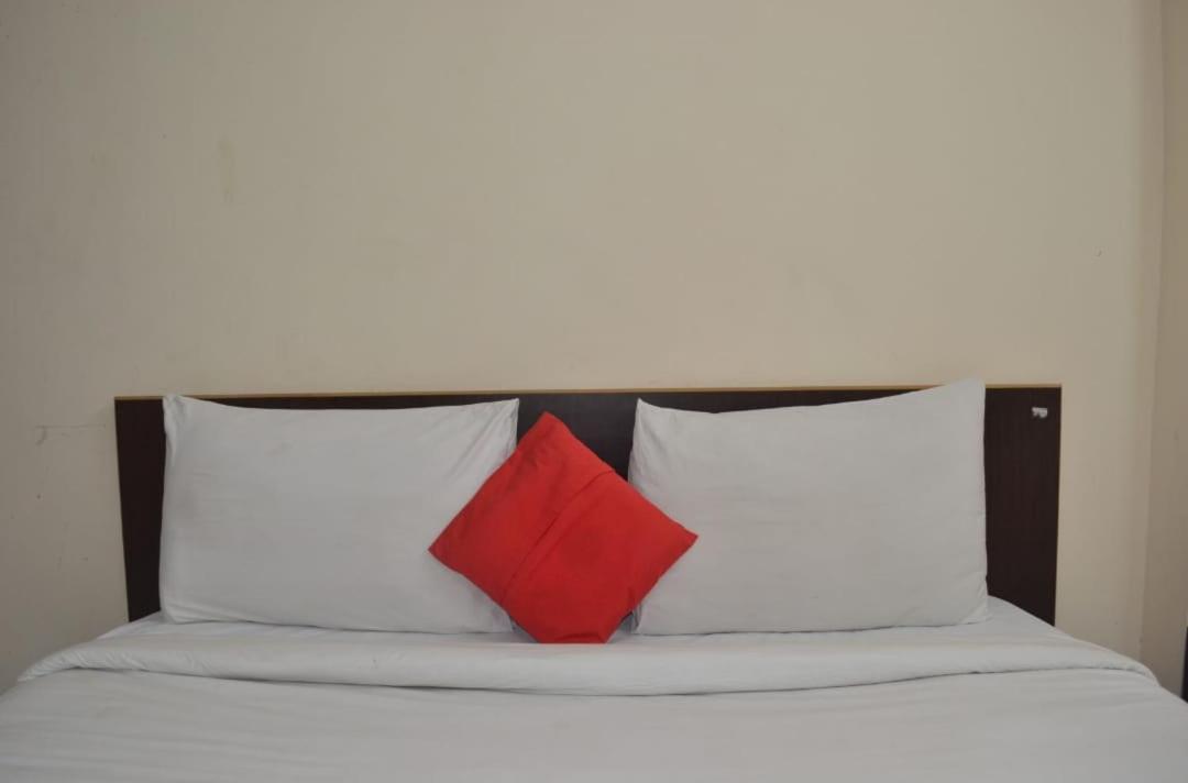 Hotel Atrium Inn Рішикеш Екстер'єр фото