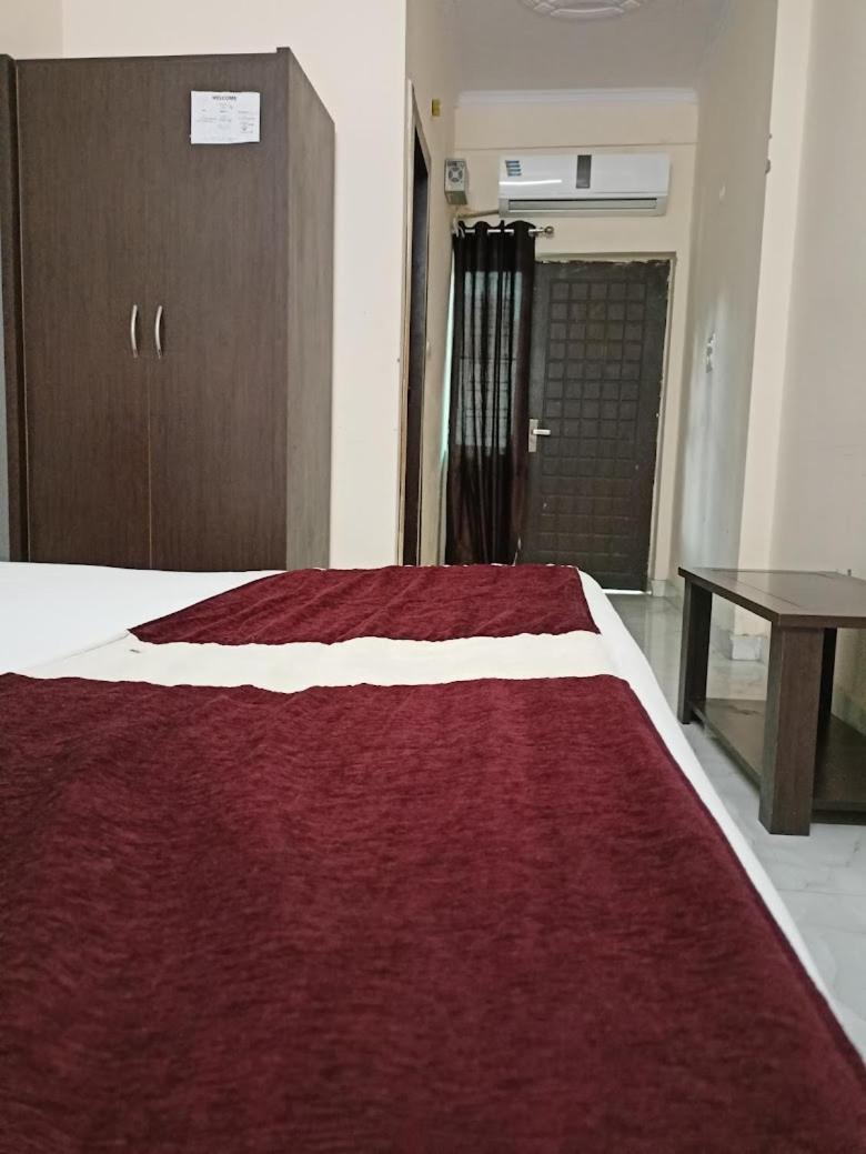 Hotel Atrium Inn Рішикеш Екстер'єр фото